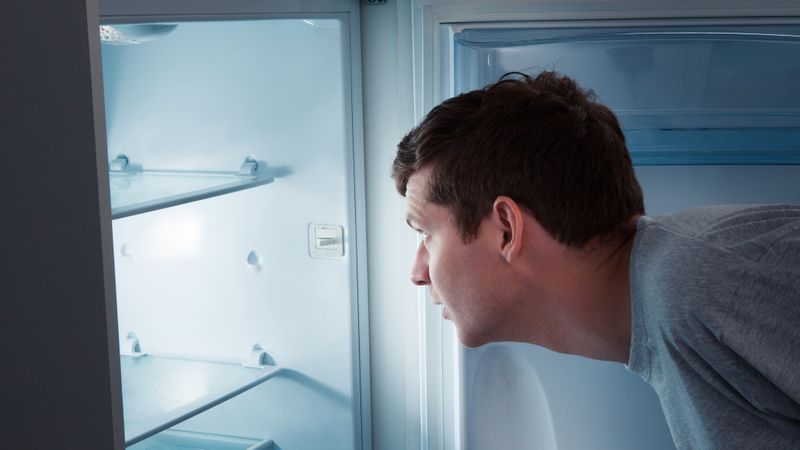 Snacking in the evening doesn't have to become a habit – read our 7 best tips